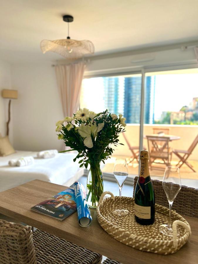 Luxueux Studio Neuf - Frontiere Monaco - Piscine - Parking Prive Ngoại thất bức ảnh